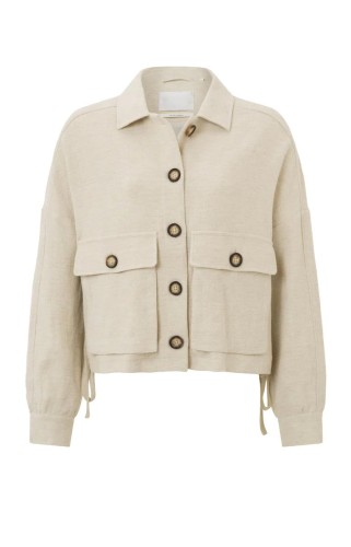 Yaya-02-001012-305-oversized-jasje-met-zakken-knopen-en-een-trekkoord-summer-sand_4b18d21f-117e-40db-b724-9e3b93338734_768x.jpg