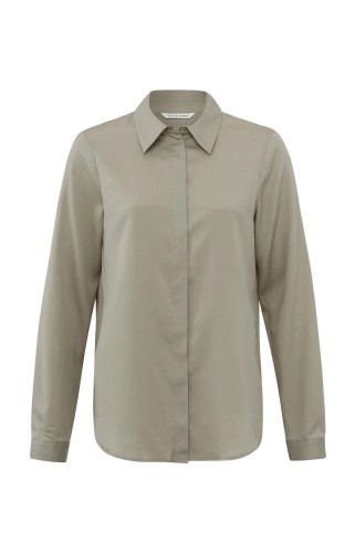 soft-poplin-blouse-with-long-sleeves-collar-and-buttons-aluminium-beige_140957a6-0bd1-4a52-bb58-fe6ebd2661d0_1440x.jpg