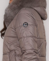 kurtka-puchowa-z-kapturem-w-kolorze-taupe (3).jpg