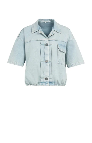 oversized-denim-worker-jacket-with-short-sleeves_d3027680-d2d1-4fcd-b438-b559c5133ee4.webp