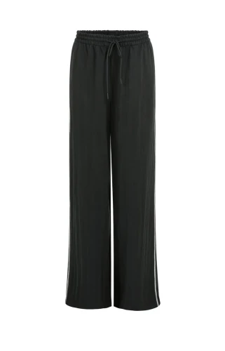 trousers-with-wide-legs-and-contrast-stitching-l30.webp