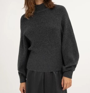 Sweter ciemnoszary z golfem i luźnymi rękawami Yaya  01-000656-610 990962